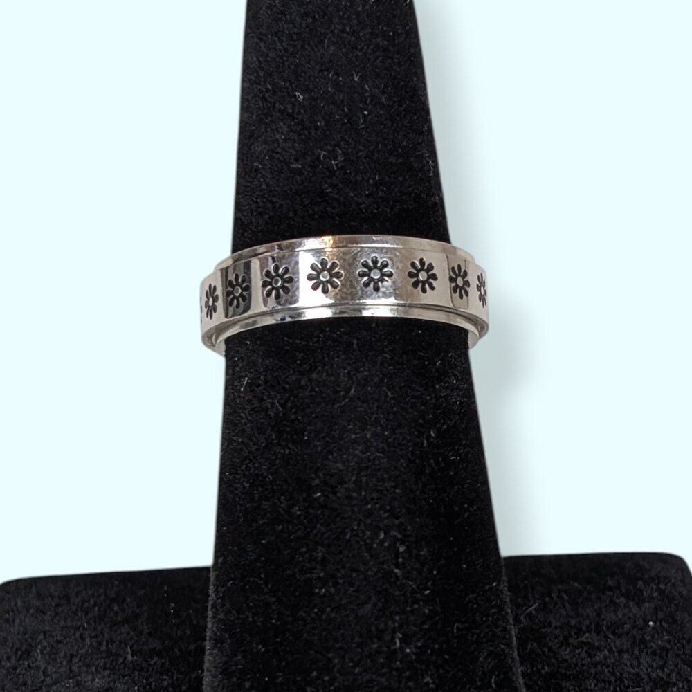 Black Floral Spinner Fidget Ring